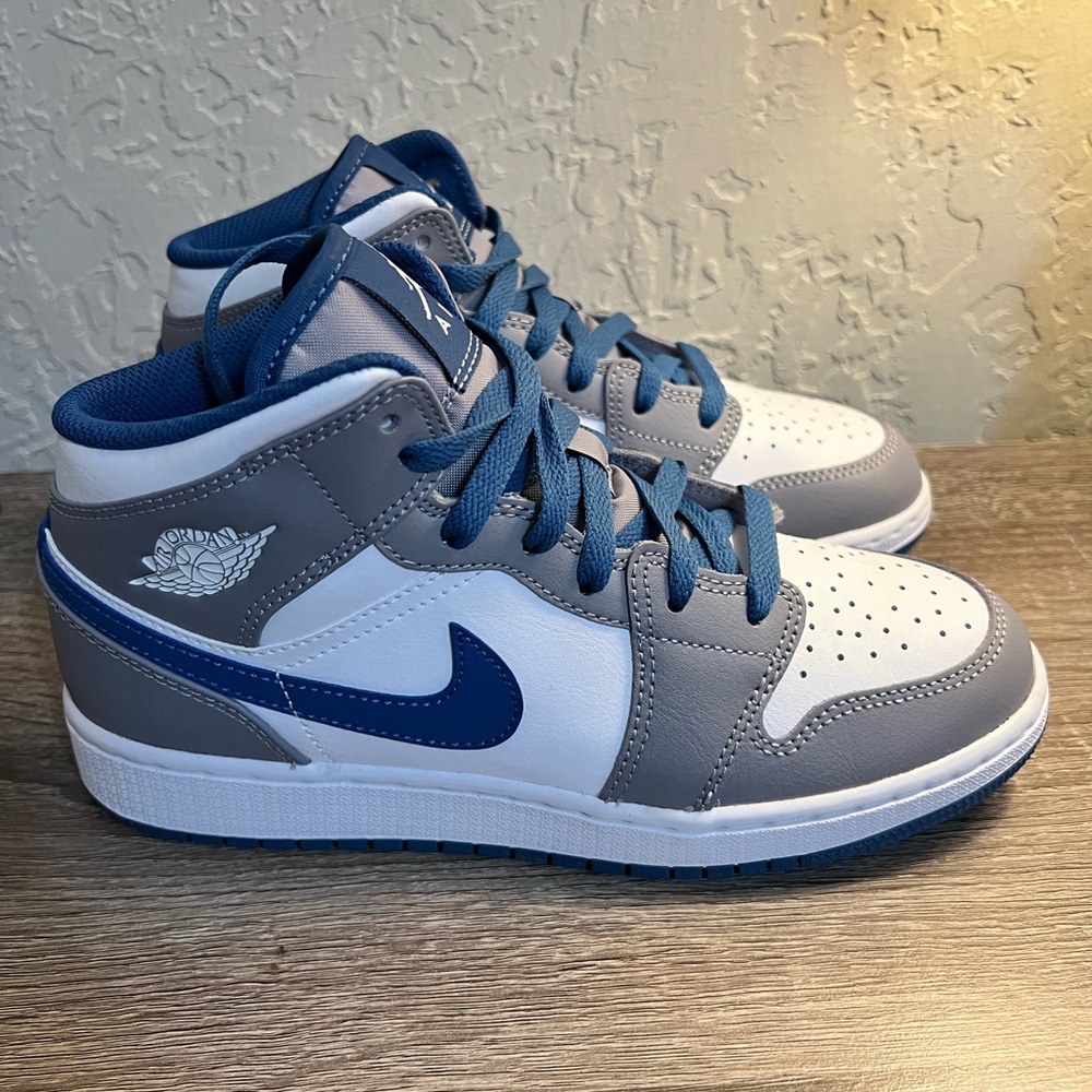 Air Jordans 1 Mid